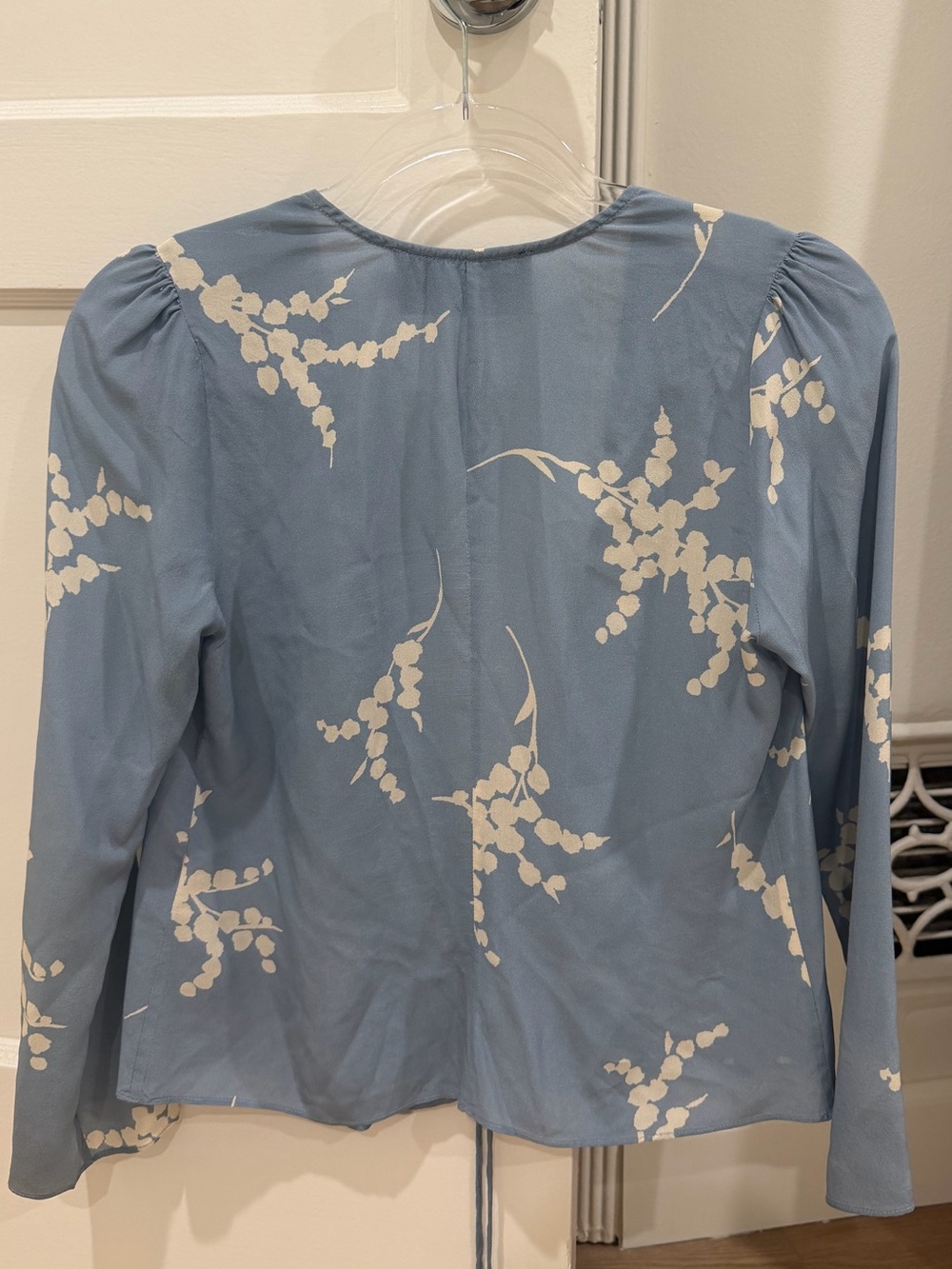 Réalisation Par Blue and White Floral Tie-Front Blouse - Picture 2 of 5